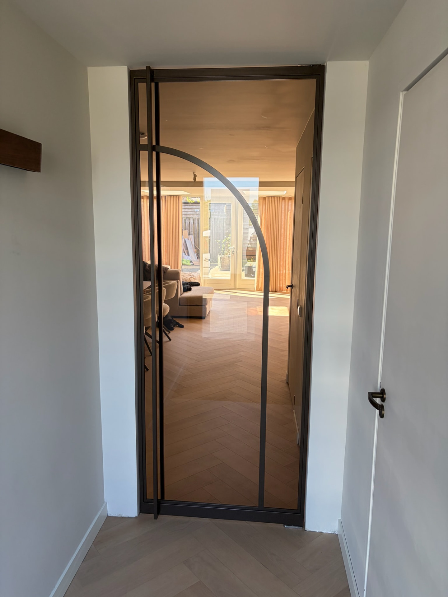 Taatsdeur met boog Tilburg — beeld 2